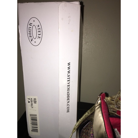 Steve Madden Sneaker - Picture 8 of 8